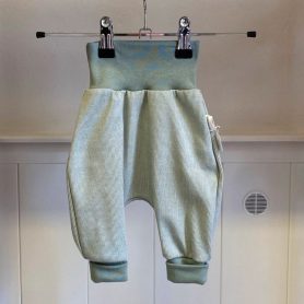 Hose: Jacquard Silbergrün